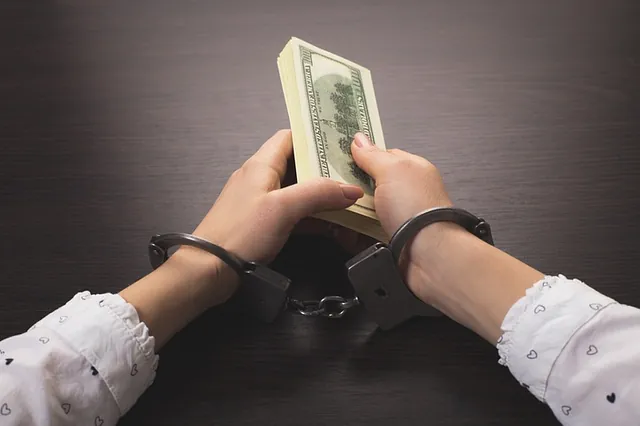 Paying bail for a domestic violence charge while detained in Daytona Beach, FL